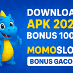 Banner promosi Momoslot APK 2025 – desain digital warna biru dengan ikon slot dan teks "Download APK Free Terbaru 2025".